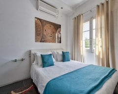 Khách sạn Barrakka Suites (La Valeta, Malta)