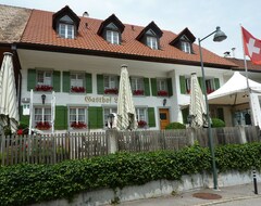 Hotelli Gasthof Löwen (Wisen, Sveitsi)