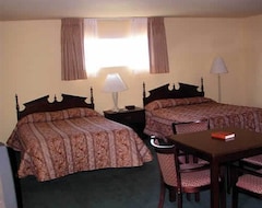 Otel Sunday House Inn and Suites (Fredericksburg, ABD)