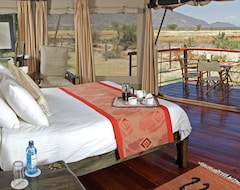Khách sạn Ashnil Samburu Camp (Nanyuki, Kenya)