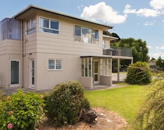 Serviced apartment Waitangi Beach House (Paihia, New Zealand)