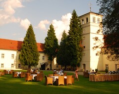 Khách sạn Zamek na Skale (Lądek-Zdrój, Ba Lan)