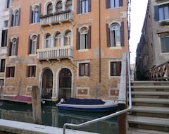 Khách sạn Locanda Ca' Le Vele (Venice, Ý)