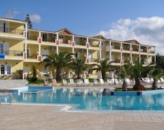Hotel Cronulla (Kalamaki, Greece)