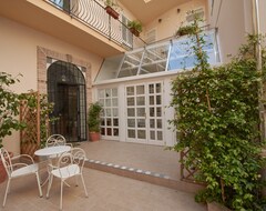 Hotelli Cas'E Charming House (Caserta, Italia)