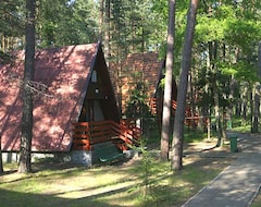 Lomakeskus Domki Pod Sosnami (Stegna, Puola)