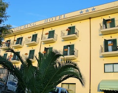 Khách sạn Touring Hotel (Rodi Garganico, Ý)