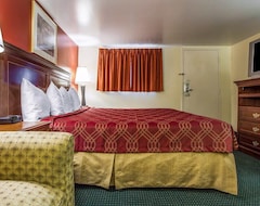 Khách sạn Rodeway Inn & Suites (Brunswick, Hoa Kỳ)