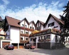 Khách sạn Hotel Zur Linde (Lauf, Đức)