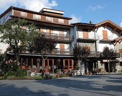 Khách sạn Albergo Ristorante K2 (Fiumalbo, Ý)