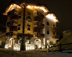 Khách sạn Alpen Hotel Chalet (Valdidentro, Ý)