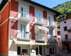 Khách sạn Alla Perla (Ledro, Ý)