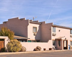 Hotel Super 8 By Wyndham Taos (Taos, Sjedinjene Američke Države)