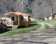 Toàn bộ căn nhà/căn hộ Camping Le Ceytrou (Saint-Laurent-les-Bains, Pháp)