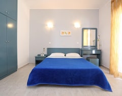 Hotel Gianna Rooms (Pefkohori, Greece)