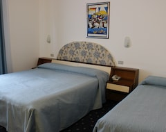 Hotelli Pinolo (Gubbio, Italia)