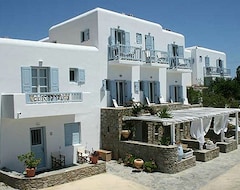 Hotel Zephyros (Paraga, Greece)