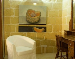 Otel Tan Neputi Art&Cooking (Għarb, Malta)