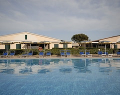 Resort/Odmaralište La Cecinella (Cecina, Italija)