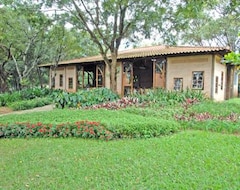Hotel Villa Dei Colori (Araraquara, Brazil)