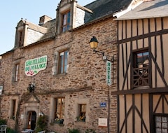 Hostellerie Du Village B&B (Lohéac, Fransa)