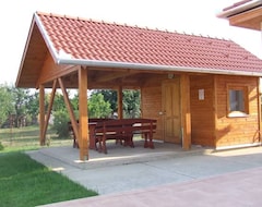 Khách sạn Meggyes Vendégház (Mátészalka, Hungary)