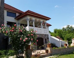 Nhà trọ Conacul Malul Alb (Râmnicu Vâlcea, Romania)