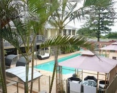 Hotel Blue Pacific Swansea (City of Lake Macquarie, Australia)