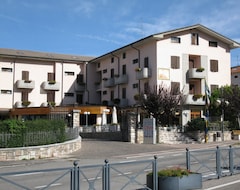 Hotelli Sole (San Zeno di Montagna, Italia)