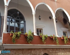 Khách sạn Azur Suite Furnished Apts (Tripoli, Lebanon)