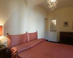 Hotel Erasmo Rooms & Breakfast (Finale Ligure, Italien)