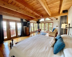 Hele huset/lejligheden Mountain Top Cabin With A View, Hot Tub, An Amazing Master Suite (Marble Hill, USA)