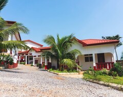 Royal Elmount Hotel (Cape Coast, Ghana)