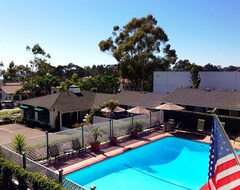 Khách sạn Coast Village Inn (Santa Barbara, Hoa Kỳ)