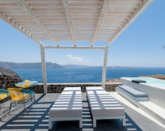Hotel Solstice Luxury Suites (Oia, Greece)