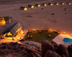 Hotel Desert Quiver Camp (Sesriem, Namibia)