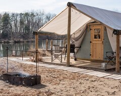 Toàn bộ căn nhà/căn hộ Castaway Lake Side Canvas Cottage Tent (Jasonville, Hoa Kỳ)