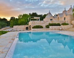 Toàn bộ căn nhà/căn hộ Beautiful Trulli Style Villa W/infinity Edge Private Pool, 500+ Sqm Terraces (Cisternino, Ý)