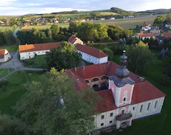 Guesthouse Penzion Zámek Lešany (Lešany, Czech Republic)