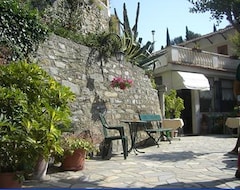 Khách sạn San Nicola (Alassio, Ý)