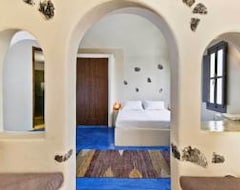 Hotel Prive Suites (Perissa, Greece)
