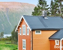 Entire House / Apartment Three-bedroom Holiday Home In Gullesfjord (Kvæfjord, Norway)
