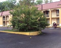 Khách sạn Executive Inn (Tullahoma, Hoa Kỳ)