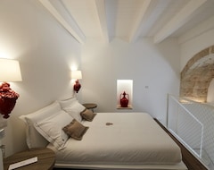 Bed & Breakfast Iulius Suite & Spa (Conversano, Italija)