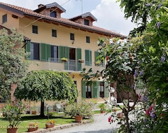 Khách sạn Agriturismo Fruttirossi (Trofarello, Ý)