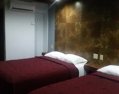 Hotelli Rose Ensenada (Ensenada, Meksiko)