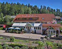 Otel Am Hirschpark (Enzklösterle, Almanya)