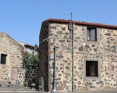 Toàn bộ căn nhà/căn hộ Sardinian Typical House In The Historic Center Of Pauliatino (Or), Just Steps Away From The Ss131 (Paulilatino, Ý)