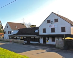 Hotel La Grotte (Sagy, Francuska)