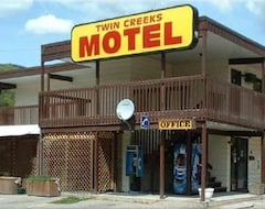 Khách sạn Twin Creeks (Lumby, Canada)